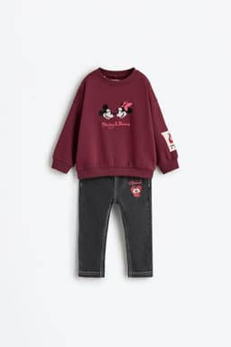 Conjunto de sudadera de Minnie mouse con jeans oscuro